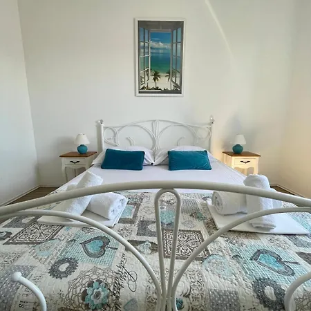 Nada * Betina (Sibenik-Knin)